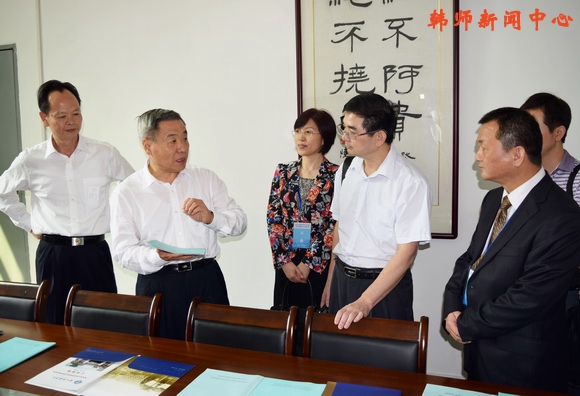 省人大常委会主任黄龙云莅校考察调研